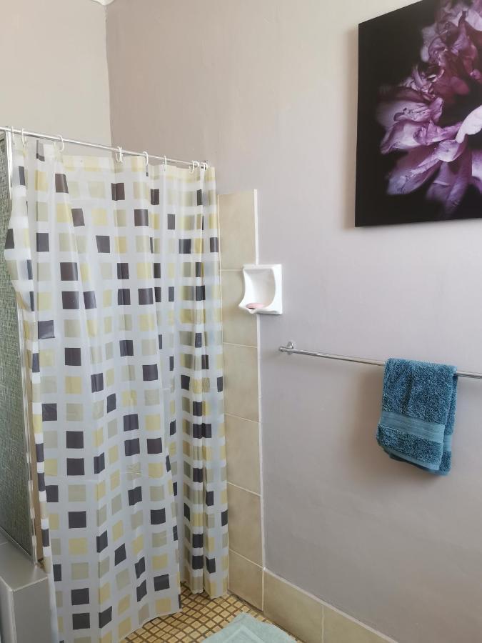 Units Apartment *